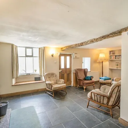 Bridge House 4*