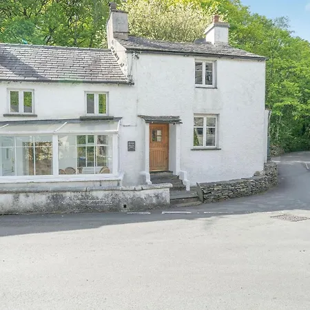 Bridge House 4*