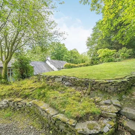 Bridge House 4*